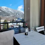 Hillside דירה