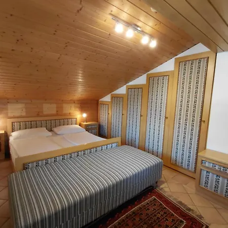 Hillside Apartament *